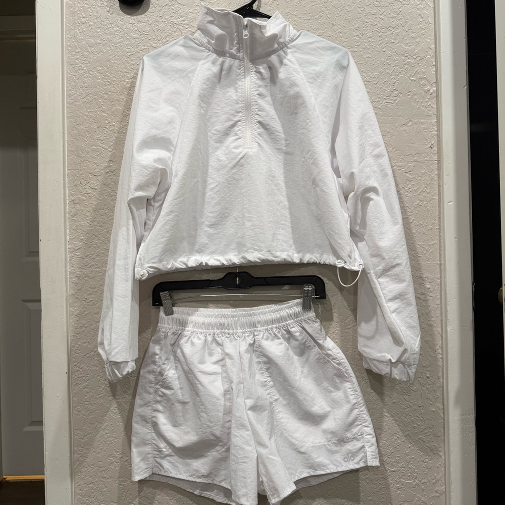 Alo Cropped 1/4 Zip Alumni Pullover set with shorts size small